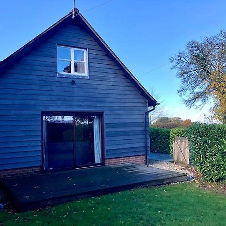 Converted Countryside Barn Inkpen Exterior photo